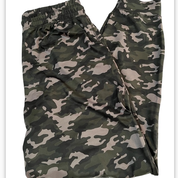 Fabletics High-Waisted Performance Jogger Camo Charcoal NWT - Picture 6 of 12